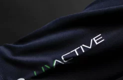 Top UVActive Zhik 23 Top UVActive Zhik -Sport Marin Soldes 2020 featurebanner medium uvactivetop navy 3b 1