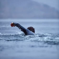 Combinaison Intégrale 4/3 Pursuit Gill 26 Combinaison Intégrale 4/3 Pursuit Gill -Sport Marin Soldes 5029 blk01 lifestyle 3 82286.1646667197